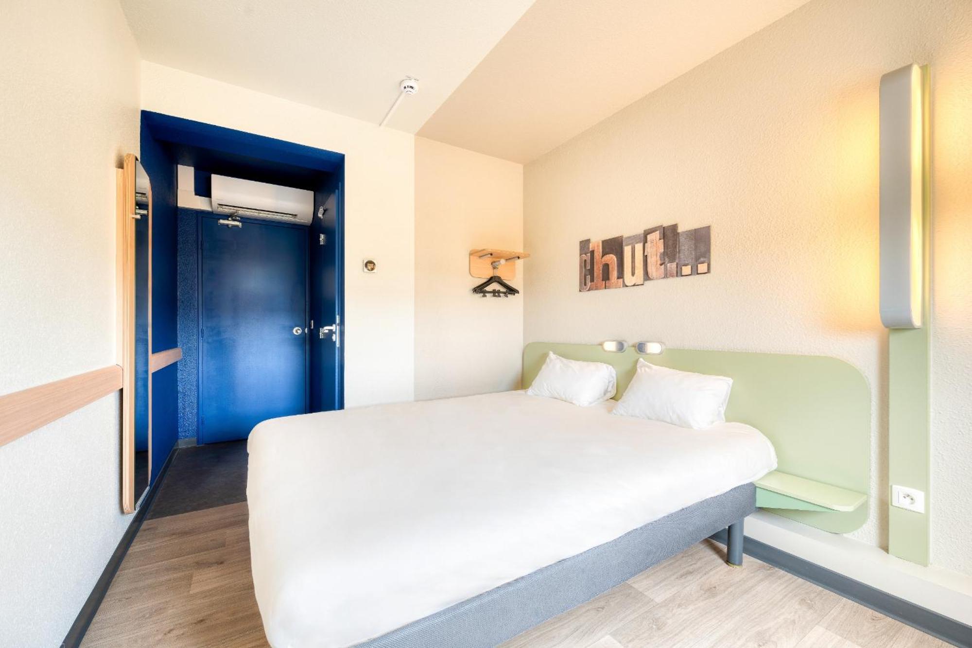 Ibis Budget Versailles - Трап Екстериор снимка